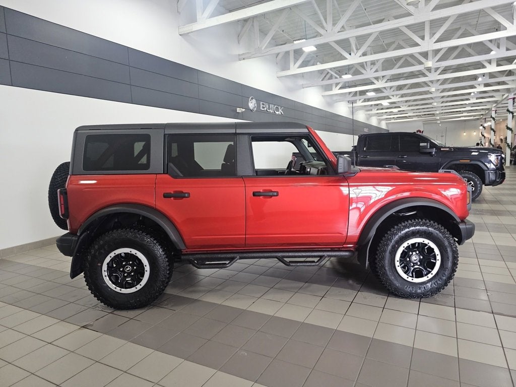 2023 Ford Bronco Base