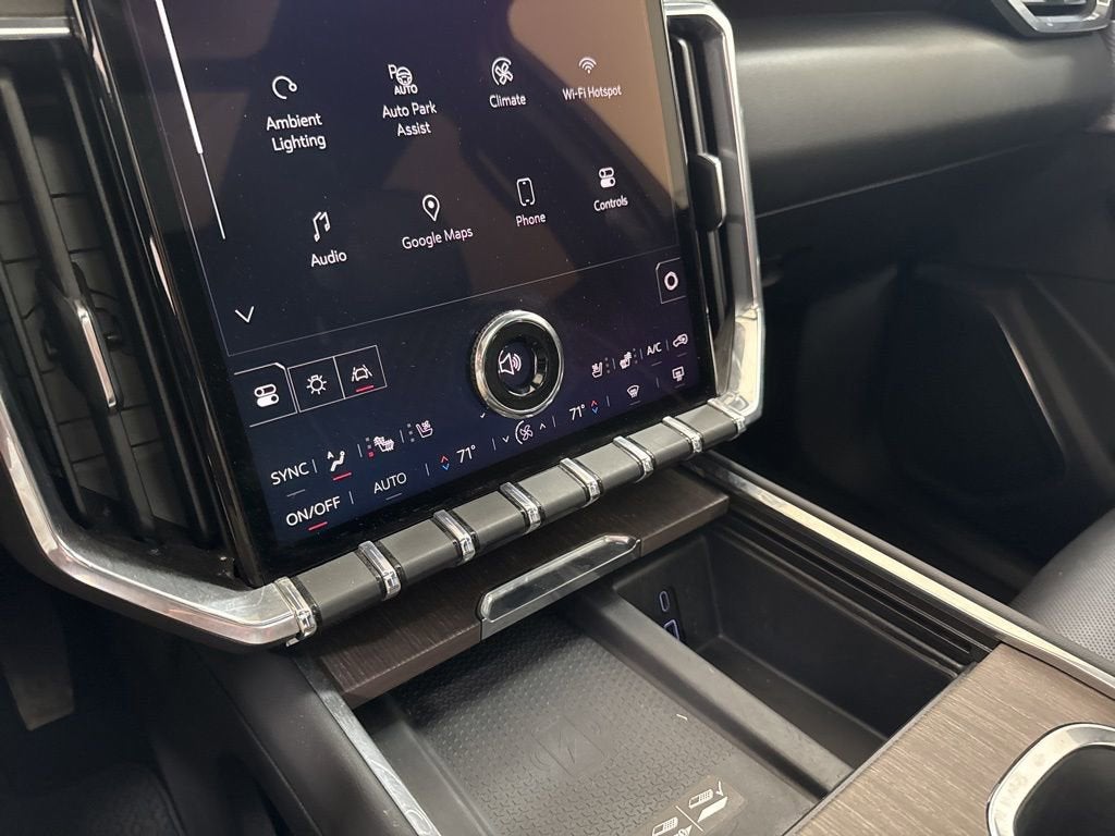 2024 GMC Acadia Denali