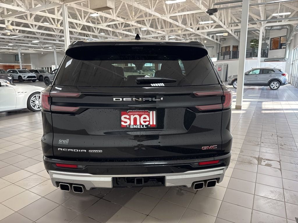 2024 GMC Acadia Denali