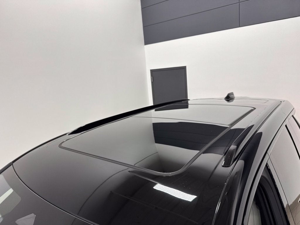 2027 Cadillac VISTIQ Sport - Photo 14