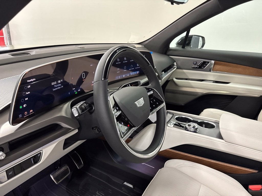 2027 Cadillac VISTIQ Sport - Photo 16
