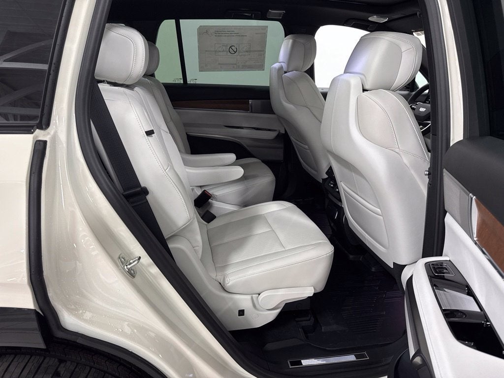 2027 Cadillac VISTIQ Sport - Photo 20