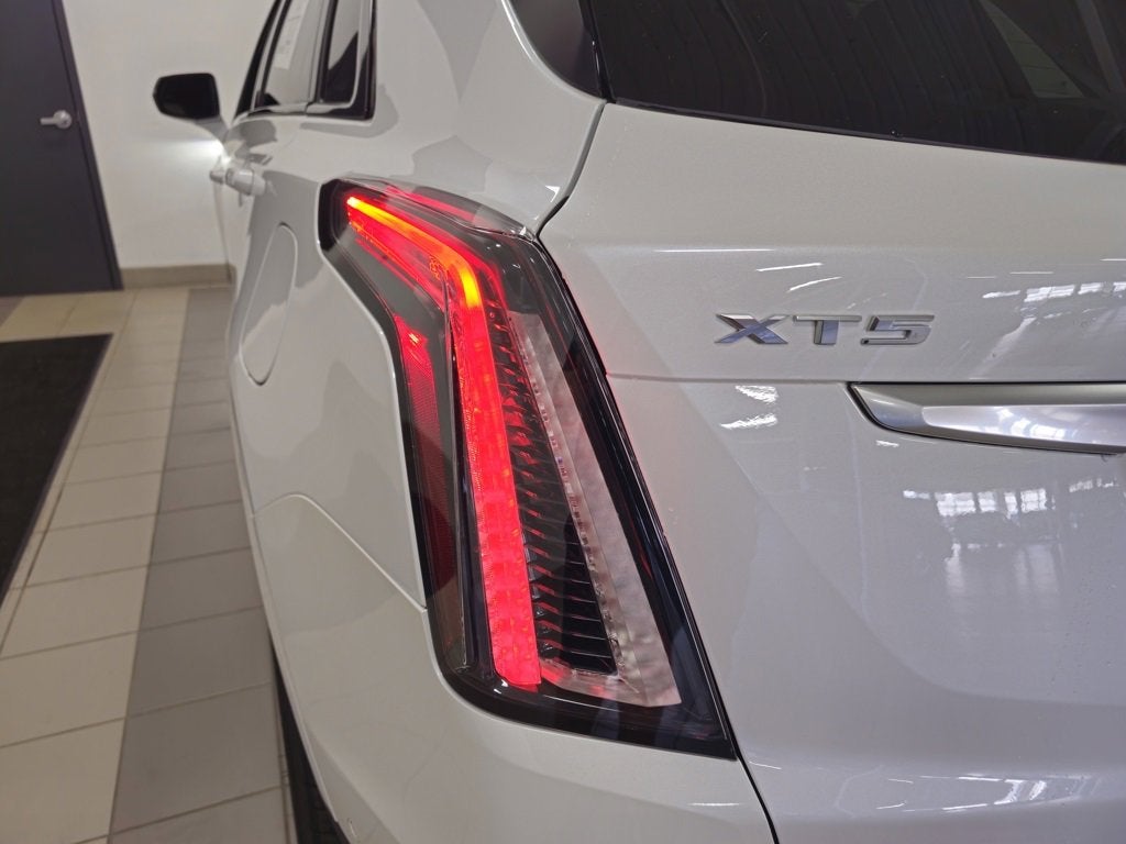 2025 Cadillac XT5 Sport