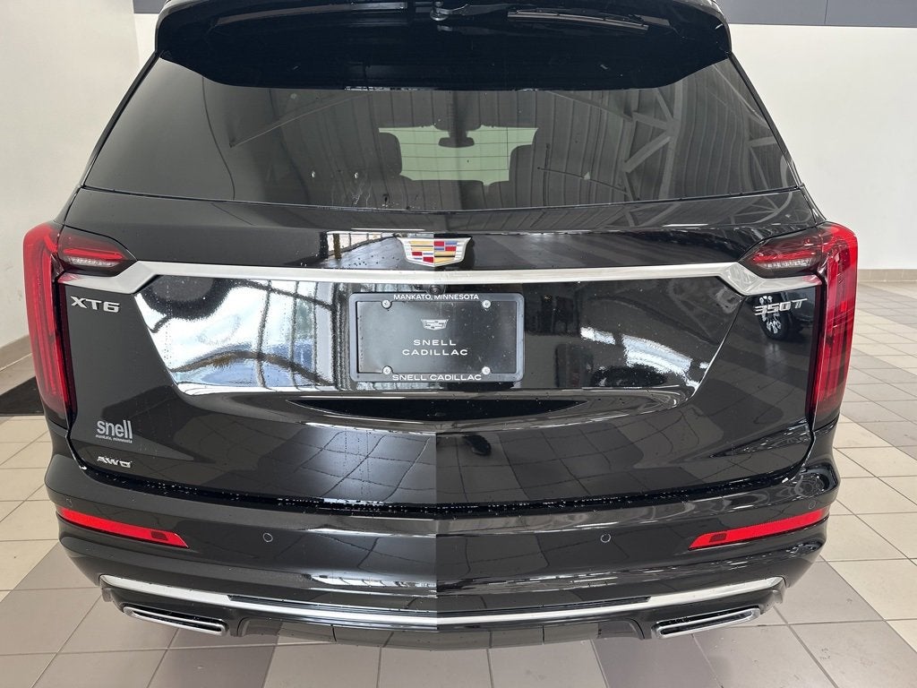 2025 Cadillac XT6 Luxury