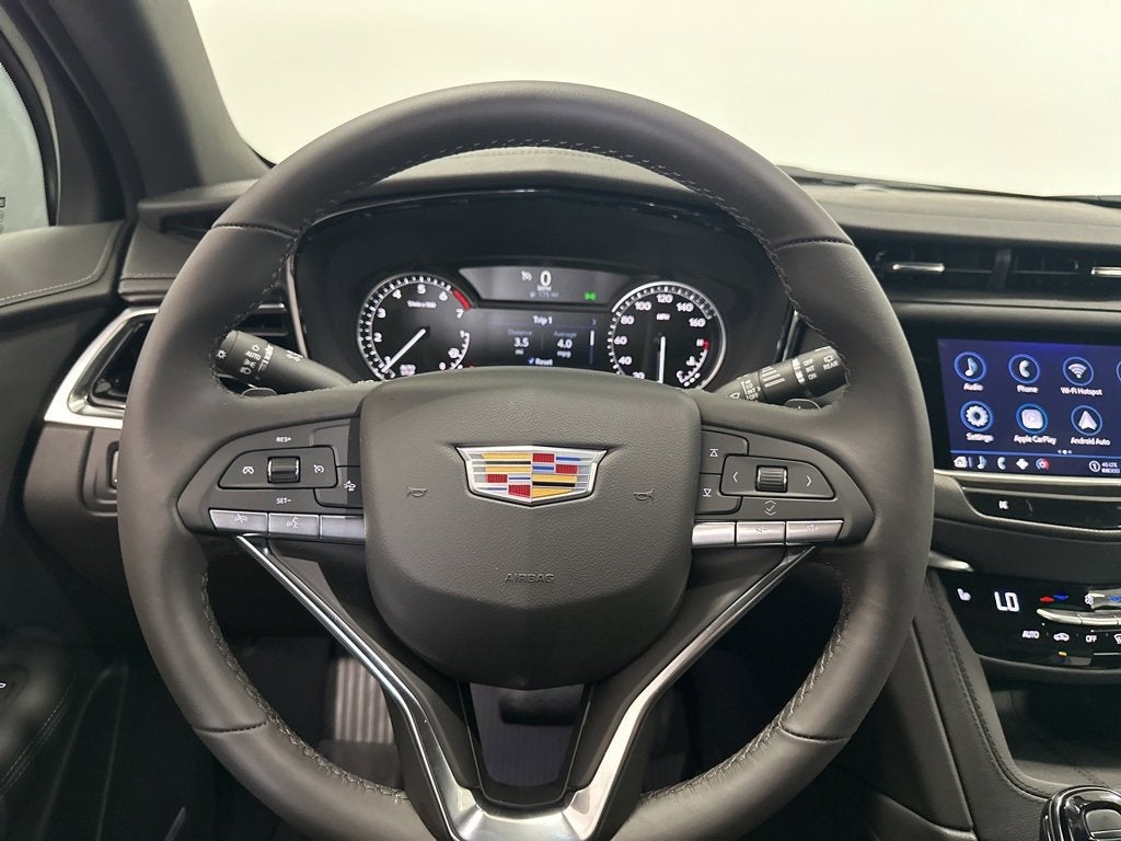 2025 Cadillac XT6 Luxury