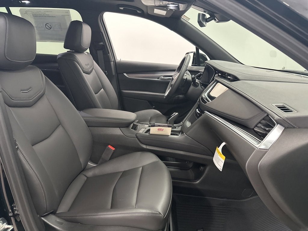 2025 Cadillac XT6 Luxury