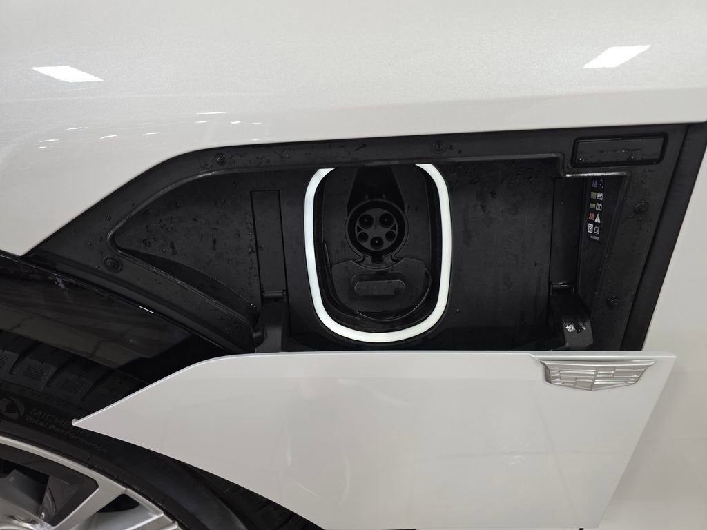 2024 Cadillac LYRIQ Tech