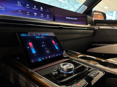2025 Cadillac Escalade Sport Platinum