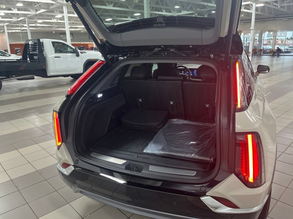 2027 Cadillac OPTIQ Luxury