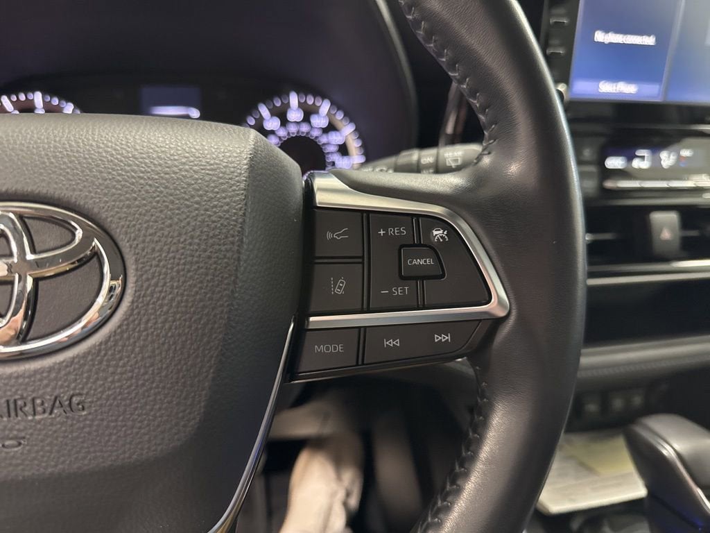 2020 Toyota Highlander LE