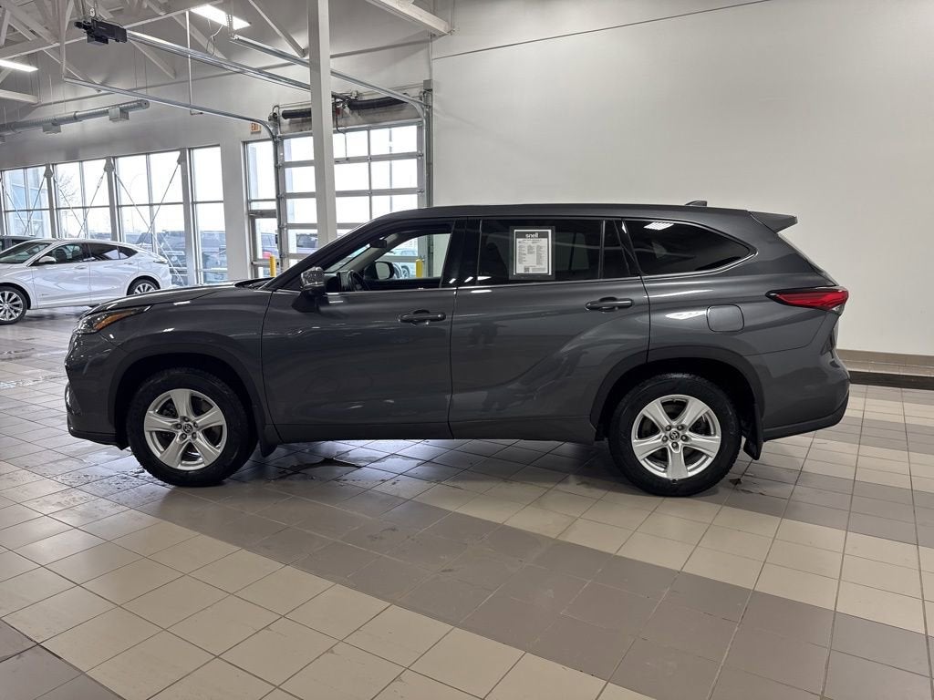 Used 2020 Toyota Highlander LE with VIN 5TDBZRBH3LS522208 for sale in Mankato, Minnesota