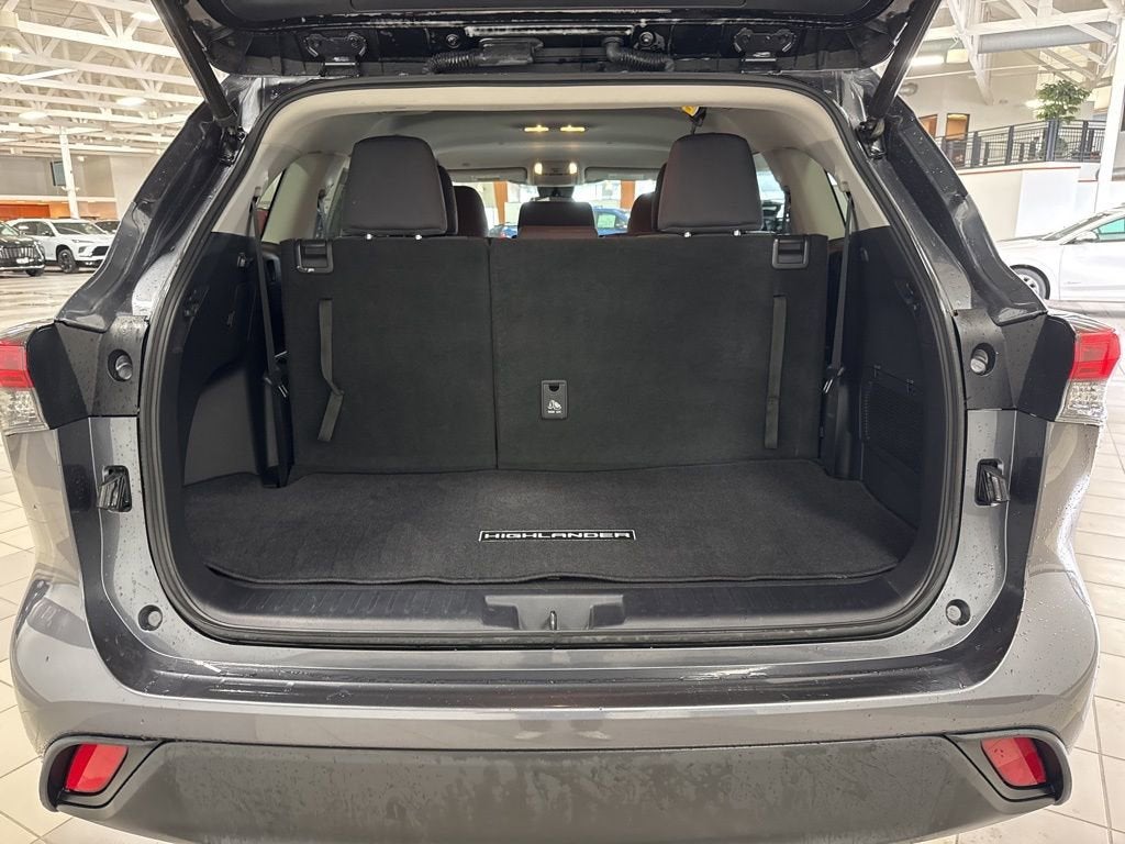 2020 Toyota Highlander LE