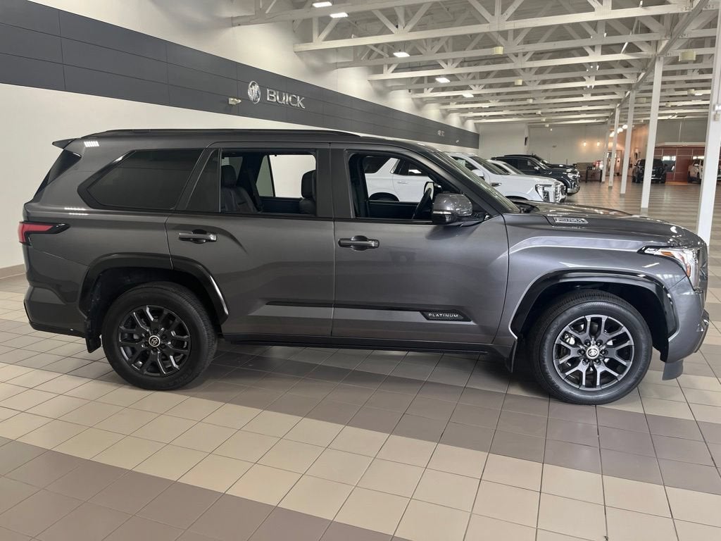 2024 Toyota Sequoia SR5