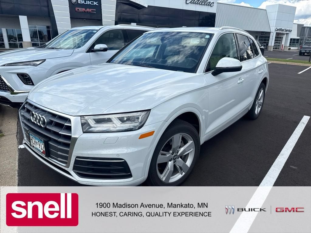 2019 Audi Q5 2.0T quattro S tronic Premium Plus's photo