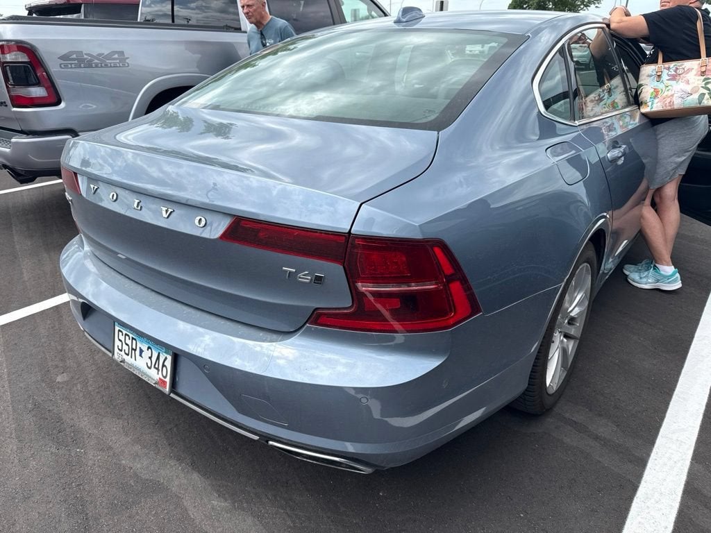 2017 Volvo S90 Momentum